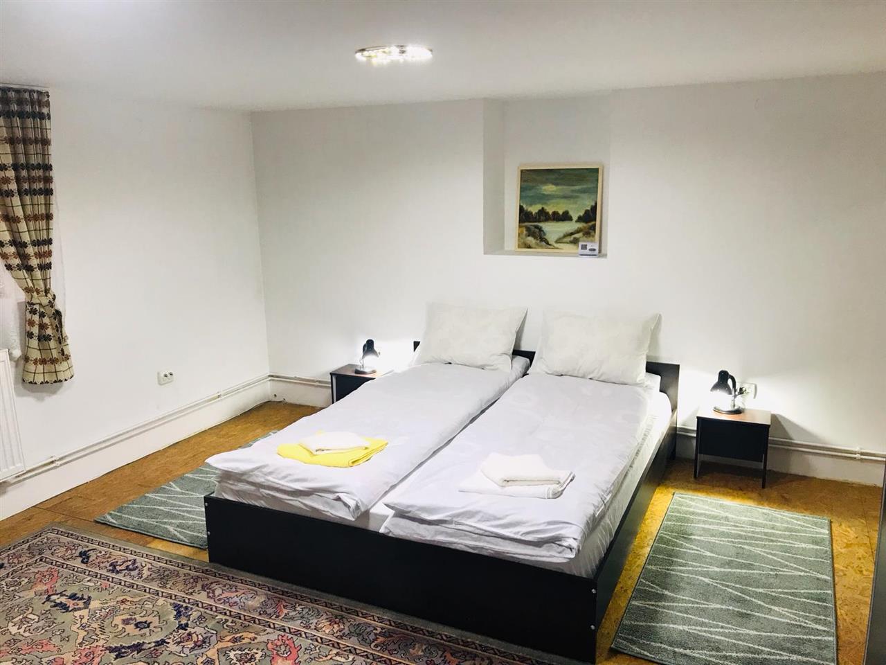 Apartament la casa 5 camere de vanzare in Sibiu