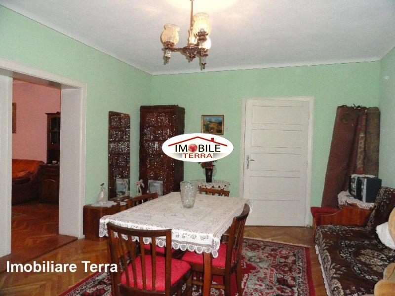 Casa cu 6 camere de vanzare in zona Lupeni Sibiu