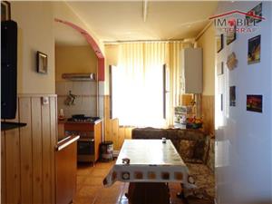 Apartament 3 camere decomandat de vanzare in Vasile Aaron Sibiu