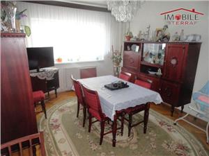 Apartament 3 camere decomandate zona Calea Dumbravii