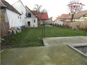 Casa noua de vanzare in Sibiu zona Lazaret , 7 camere si teren 700 mp.