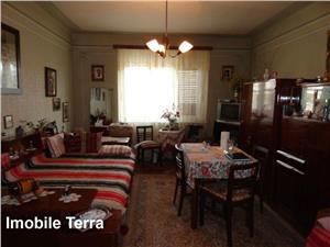 Casa cu 5 camere si 420 mp teren, de vanzare in Sibiu zona centrala