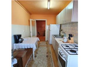 Apartament spatios cu 3 camere mobilat in Vasile Aaron