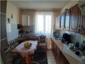 Apartament 3 camere de vanzare in Talmaciu