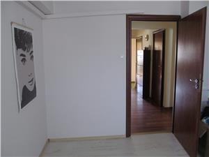 Apartament 4 camere de vanzare in Sibiu