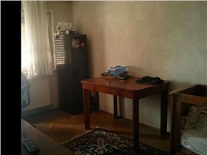 Apartament 3 camere de vanzare in Vasile Aaron