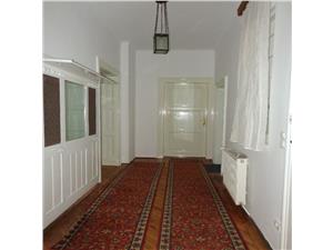 Apartament 3 camere de inchiriat in zona centrala, Sibiu