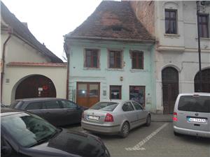 Casa si spatiu comercial de vanzare in centrul istoric Sibiu