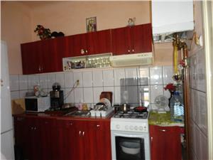 Casa de vanzare cu 2 camere in Piata Cluj