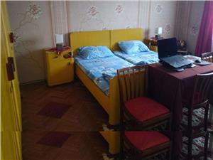 Apartament cu 3 camere etajul II, zona Calea Dumbravii