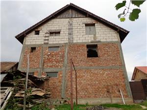 Schimb casa spatioasa cu apartament in Sibiu