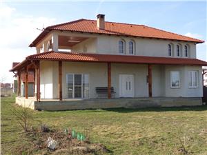 Casa spatioasa cu 5 camere si 1000 mp teren in Selimbar