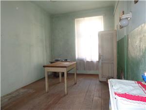 Apartament 2 camere de vanzare la casa zona Garii  Sibiu