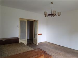Apartament 3 camere decomandate la vila, de vanzare in Sibiu