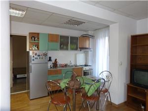 Apartament 3 camere si curte de vanzare zona Cedonia Sibiu