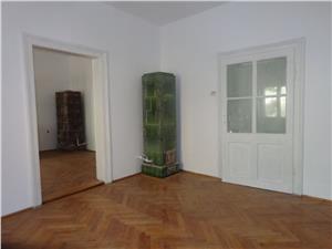 Apartament la casa de vanzare in Sibiu
