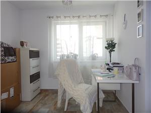 Apartament cu 3 camere de vanzare, zona Cantemir  Sibiu