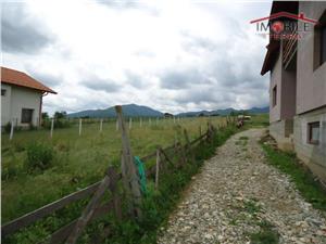 Loc de casa 800 mp in Orlat Sibiu